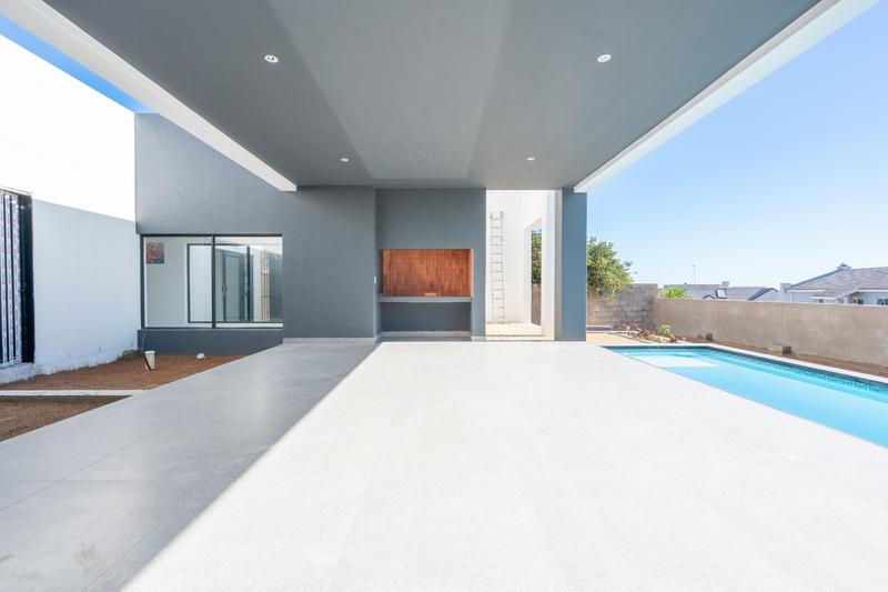 3 Bedroom Property for Sale in Myburgh Park Western Cape